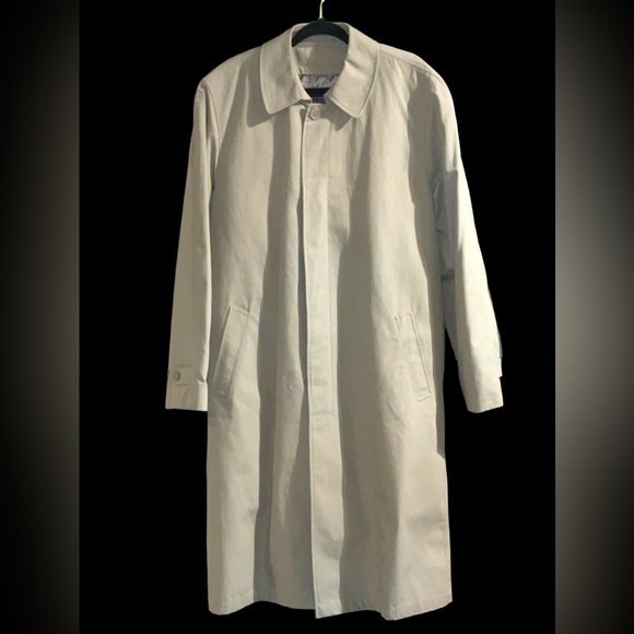 London Fog Other - NWOT London Fog Rain Trench with Removable lining. Mens size 40